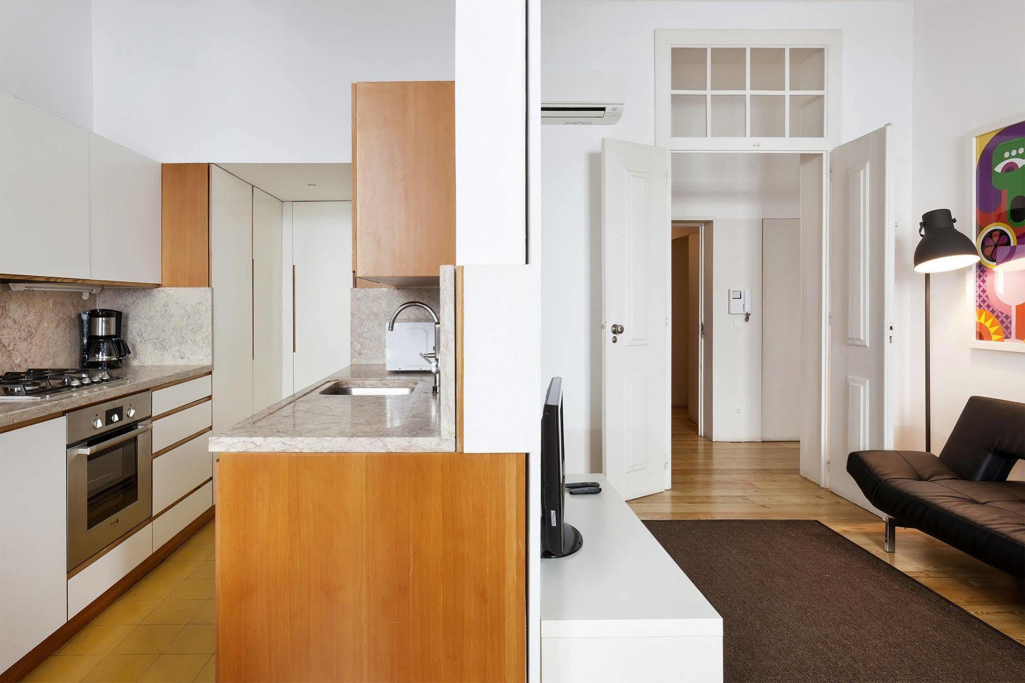 Freedom Serviced Apartments - Cais Do Sodre Лісабон Екстер'єр фото
